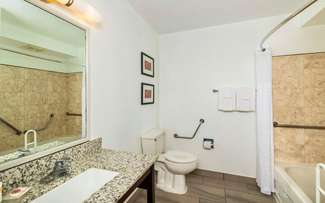 Comfort Inn And Suites