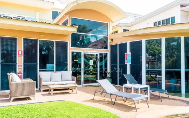 Zenhouse Retreat 5BR Homey Haven Pool Office