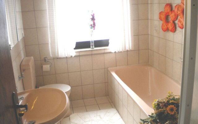 Apartment in Silbecke With Garden