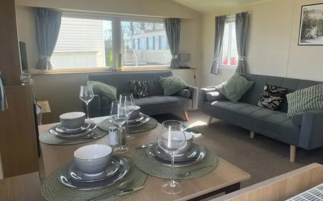 Ashcroft Coast - 2 Bed - Sleeps 4 - Pets Ok