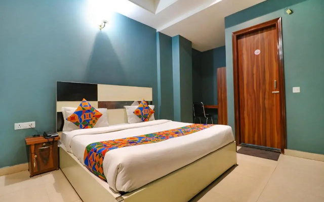 Fabhotel Maxx Inn
