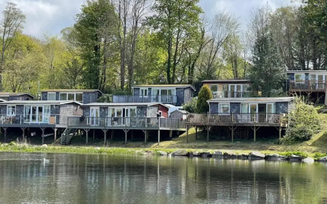 92 Lake View