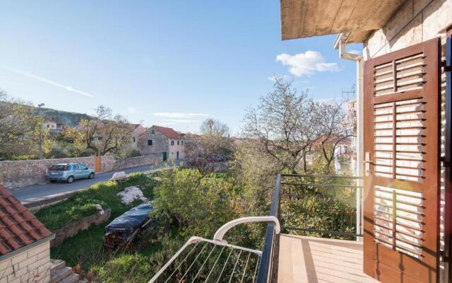 Apartments with a parking space Supetar, Brac - 18825