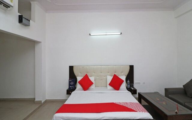 Oyo 14802 Hotel Virus Bistro