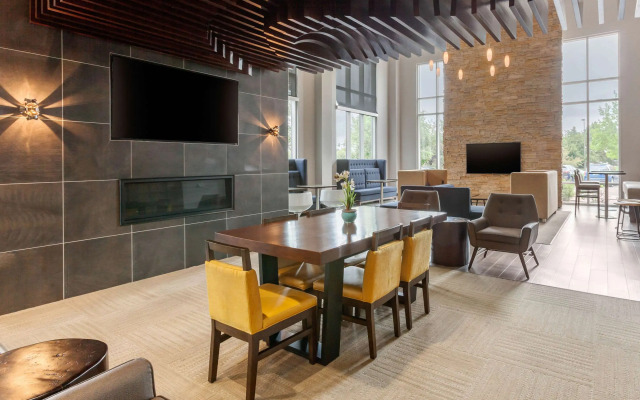 Cambria Hotel Denver International Airport