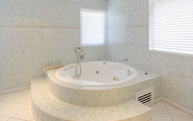 San Lameer Villa Rentals Three Bedroom Luxury 13908