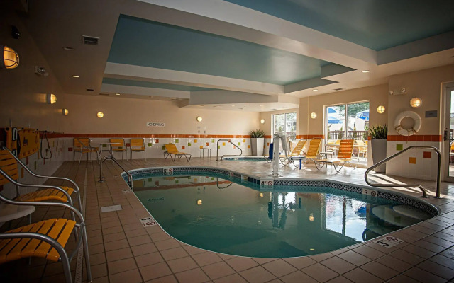 Comfort Inn & Suites South Akron