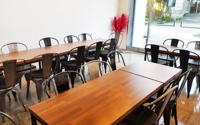 Inthree Gueshouse - Hostel