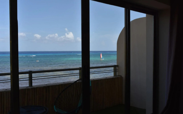 Ocean Plaza 18 by Praia