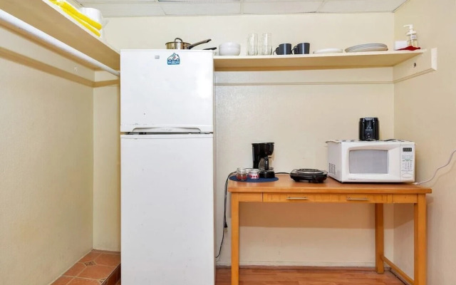 Cozy Studio/1bath, Hallandale Beach,pool & Parking