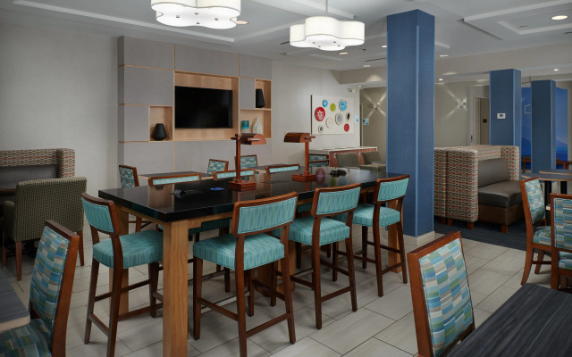 Holiday Inn Express & Suites Oxford by IHG