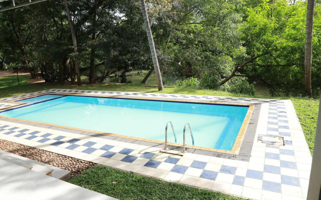 Grand Kalundawa Waterfront Resort