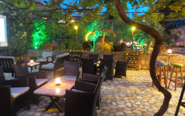 Unlu Hotel