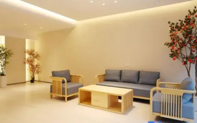 Tingyue Hotel (Kaijiang Pedestrian Street)