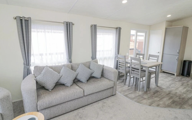 Long Acres Lodge