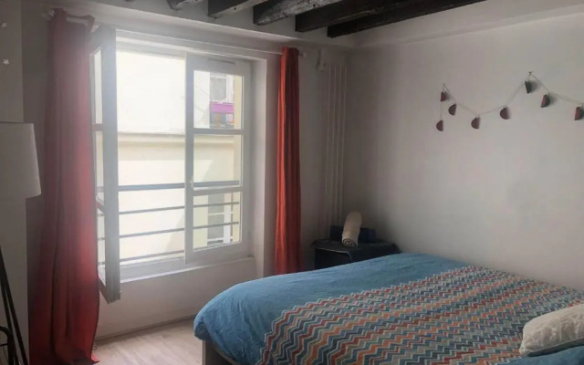 Chambres privées dans grand T4-Paris plein-centre