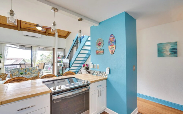 Downtown Kailua-kona Condo w/ Pool & Views