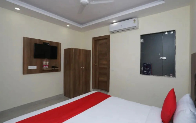 Bg House by OYO Rooms