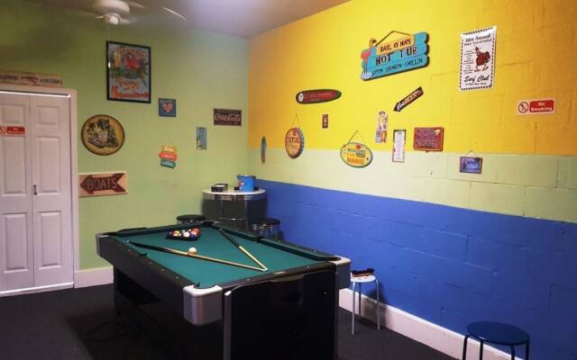 Spacious 6 Bedroom Villa