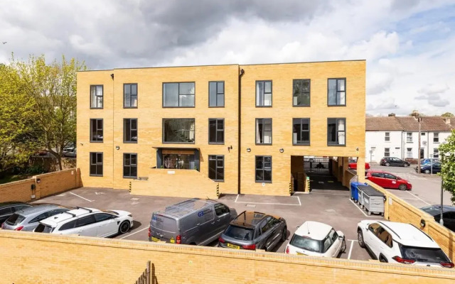 Gillingham Apartment