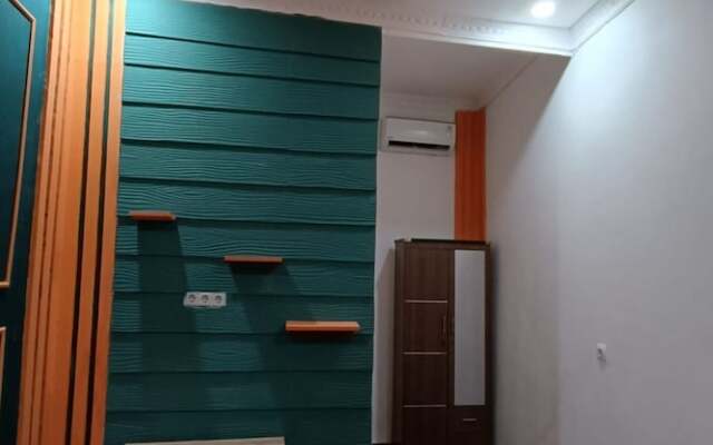 OYO Life 93158 Kost Asaka