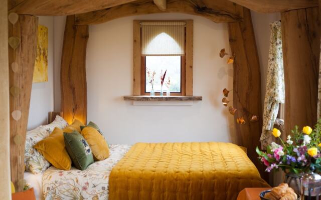 Luxury Shepherd's Hut Style Cabin With Views