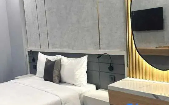 Lion 9 Hotel