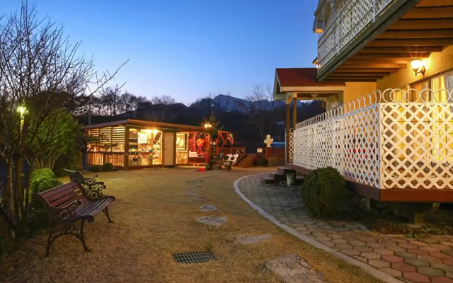 Mungyeong Reance Pension