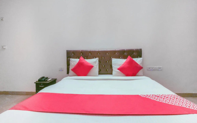 OYO 71197 Five Star residency