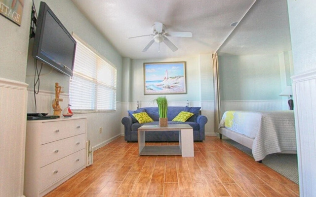 Sunshine's Hideaway by RedAwning