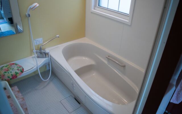 The Girl / Vacation Stay 15536