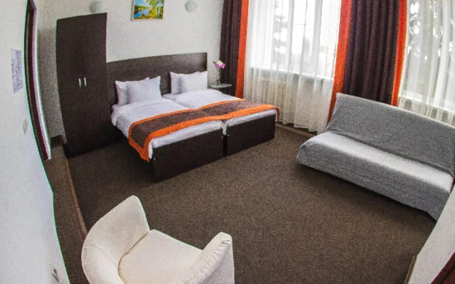 Viktoria - Zuro Hotel