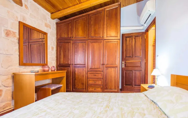 The Vivian - Luxury Stone Villa