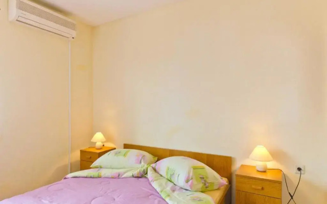 Apartments Srhoj