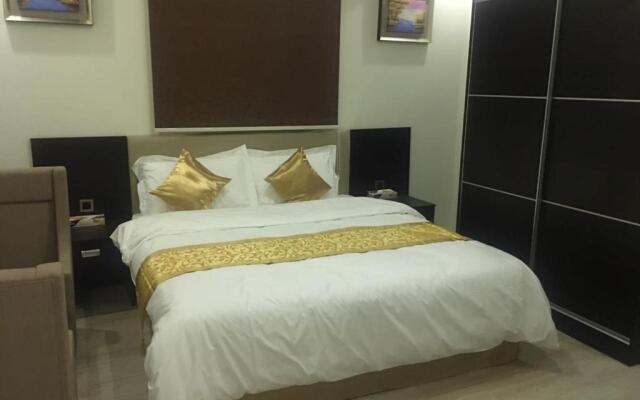 Nourth House Aparthotel