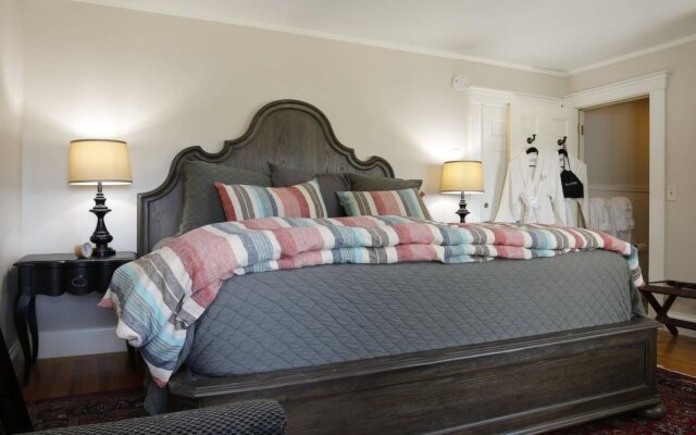 The White House Inn
