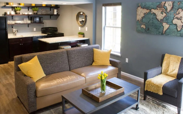 Cloverleaf Suites Columbus