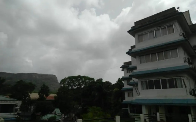 Sunrise Hill Resort