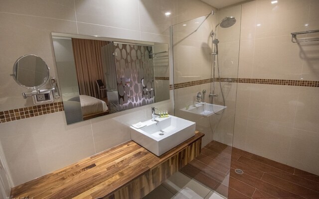 Sandrine Hotel & Spa
