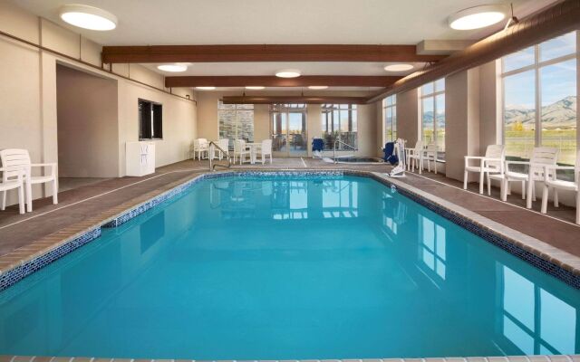 Country Inn & Suites by Radisson, Bozeman, MT