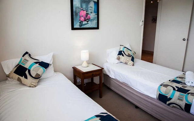 Elouera Tower Beachfront Apartments