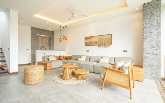 Coastal Comfort: Cozy 4BR Villa, 5 Min Walk to Finns Beach