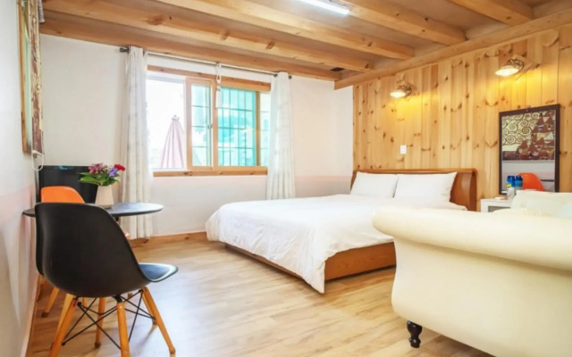 Yangyang Pinot Tree Pension