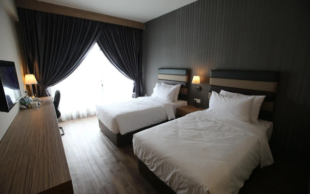 SEM9 Senai ''Formerly Known as Perth Hotel"