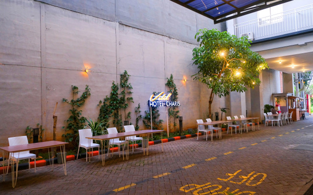 De La Charis Hotel by Waringin Hospitality