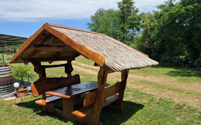 Pilikán Apartments - Park - Vineyard & Sheep farm