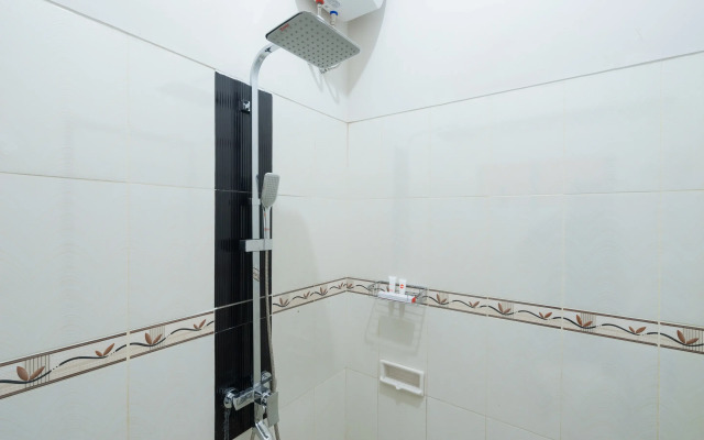 OYO 1885 Wisma Wongso Syariah