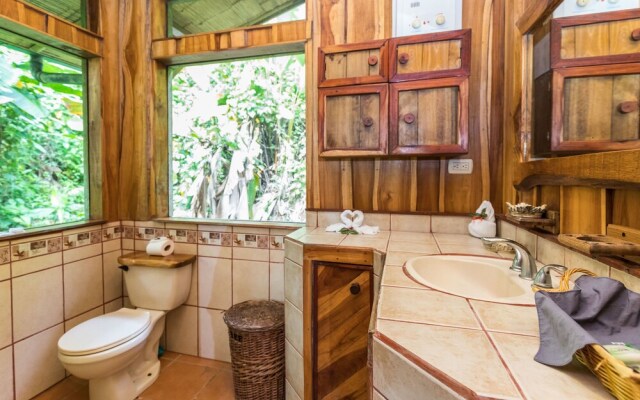 Finca Bellavista Treehouse Community