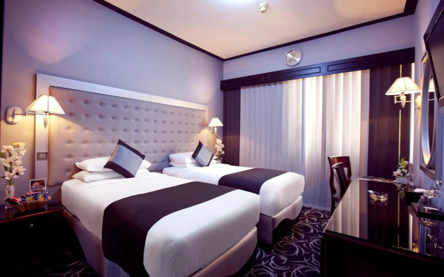 Broadway Hotel