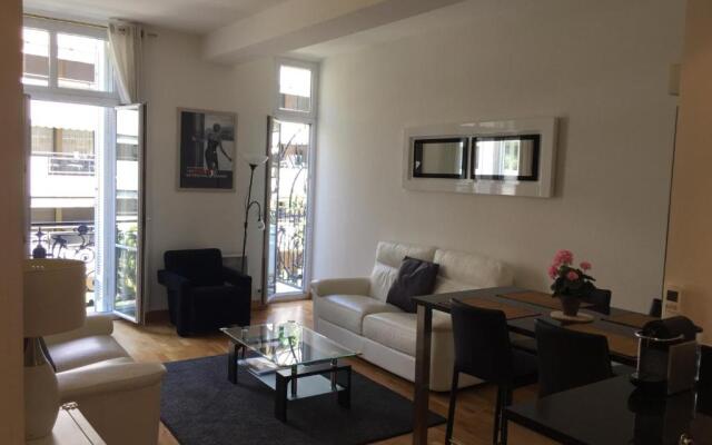 Golden Triangle 2Br/2Ba